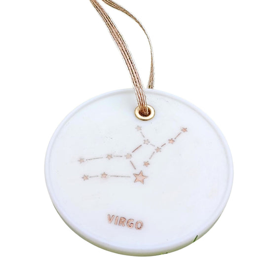 "Ambientadores zodiacales de cera de soja natural ✨ Un aroma fresco y limpio que llena tus espacios de calma. Elige tu signo y hazlo único."